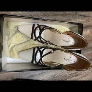 Pamela McCoy Woman’s shoes (size 9)